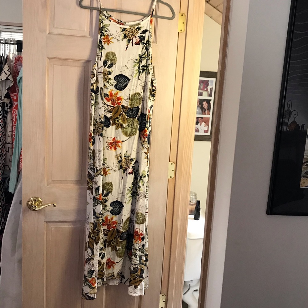 Tropical maxi